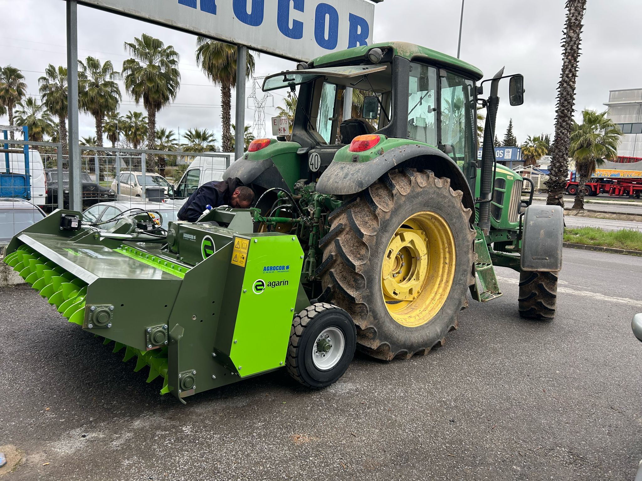 Trituradora AGARIN TRX-205 (Ruedas Fijas)